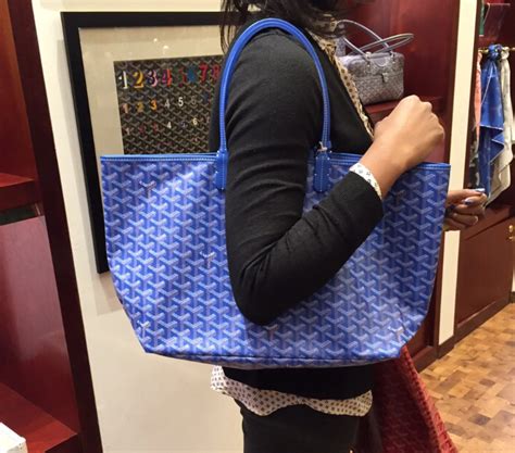 goyard pm size inches|goyard pm tote price.